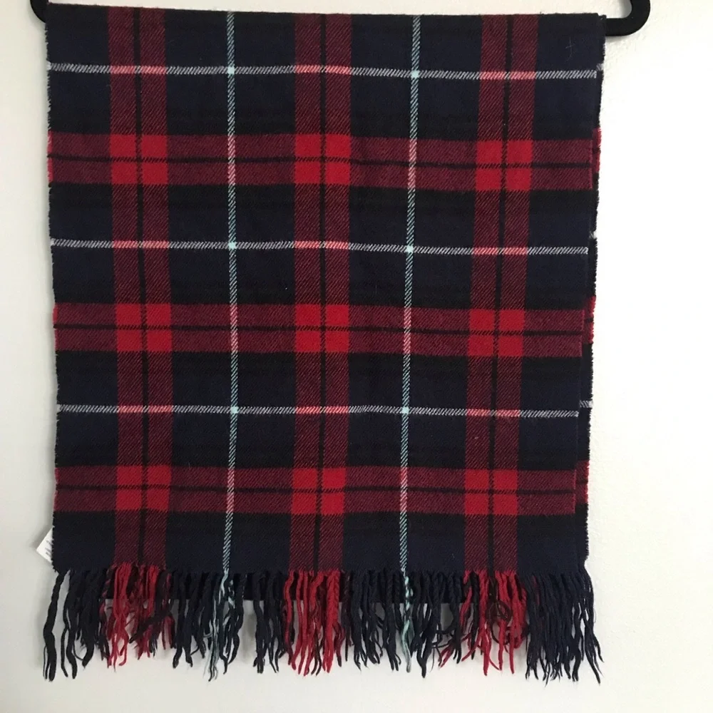Buckle and American Eagle Outfitters scarf bundle
